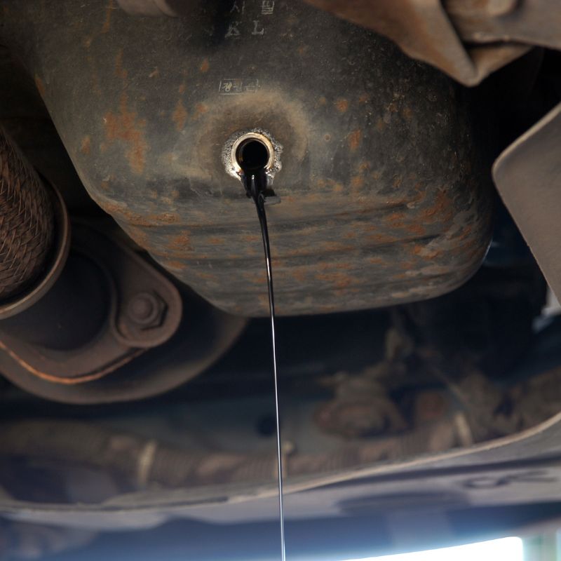 Wymiana-oleju-w-samochodzie